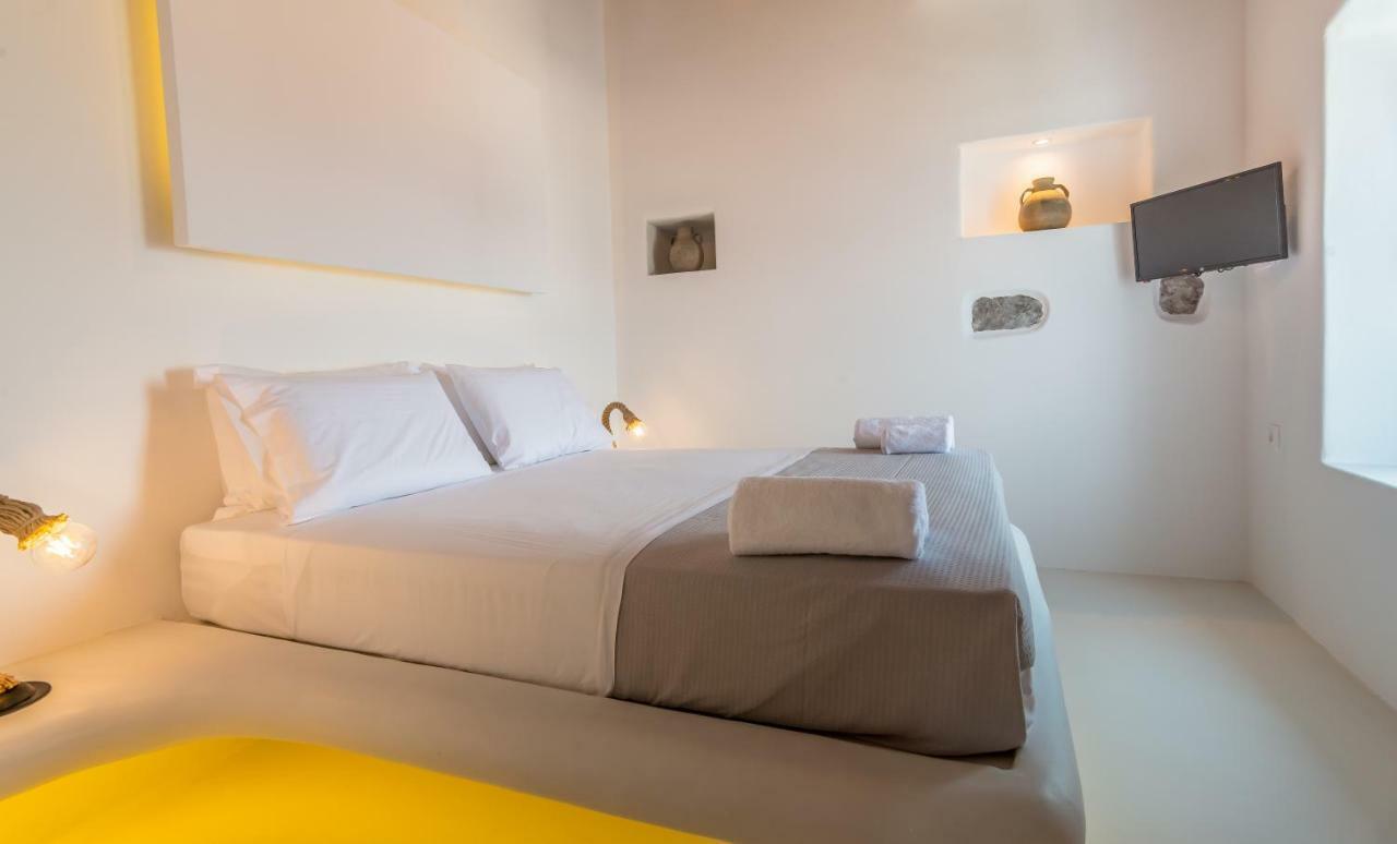 Plaka Suites Esterno foto